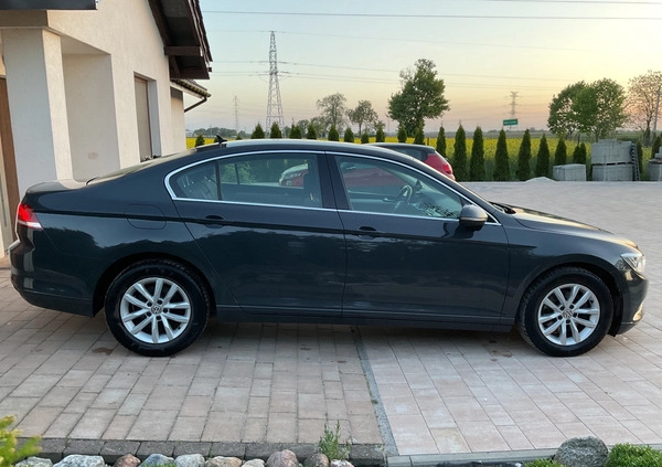 Volkswagen Passat cena 62900 przebieg: 222300, rok produkcji 2018 z Inowrocław małe 106